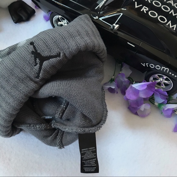 Jordan NWT Jumpman Beanie with Pom-Pom Unisex - Picture 5 of 6